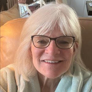 Meet your Posher, Deborah